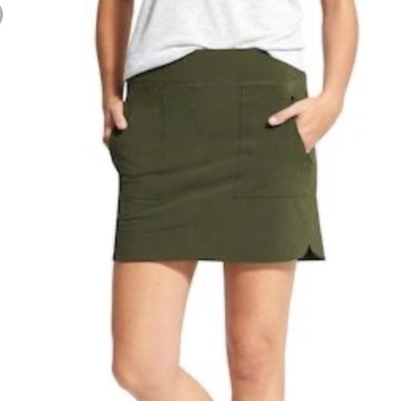 Athleta Dresses & Skirts - Olive Green Chelsea Cargo Skort, Athleta, size 4